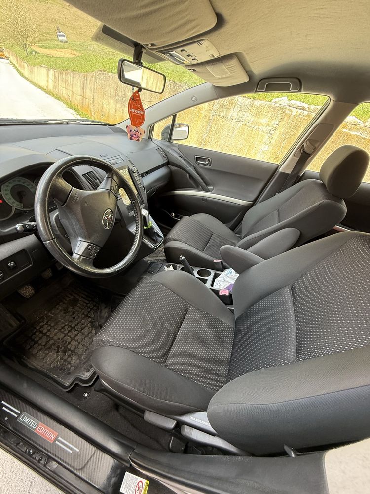 Продавам Toyota Corola Verso 2.2D4D 136hp