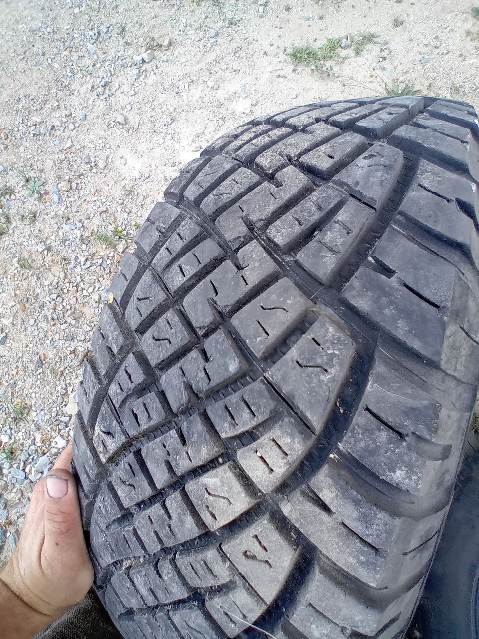 Г у м и 265/70 R16