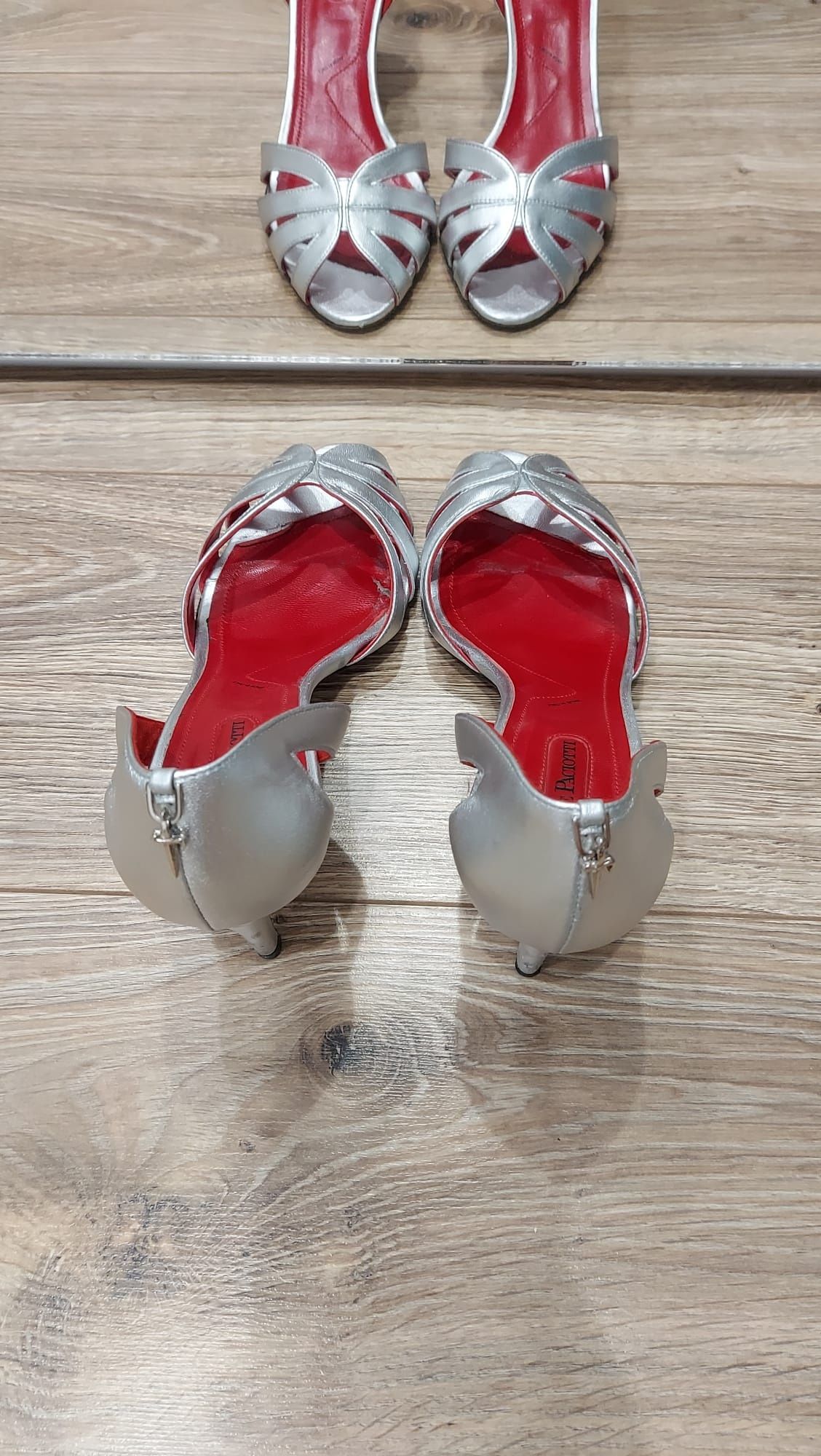 Vand sandale argintii piele elegante Cesare Paciotti masura 38