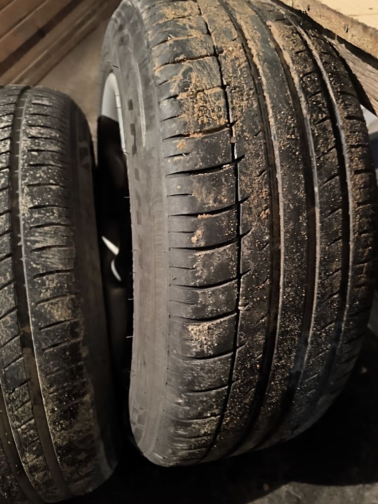 БМВ Шины 225/55r17 трианджел
