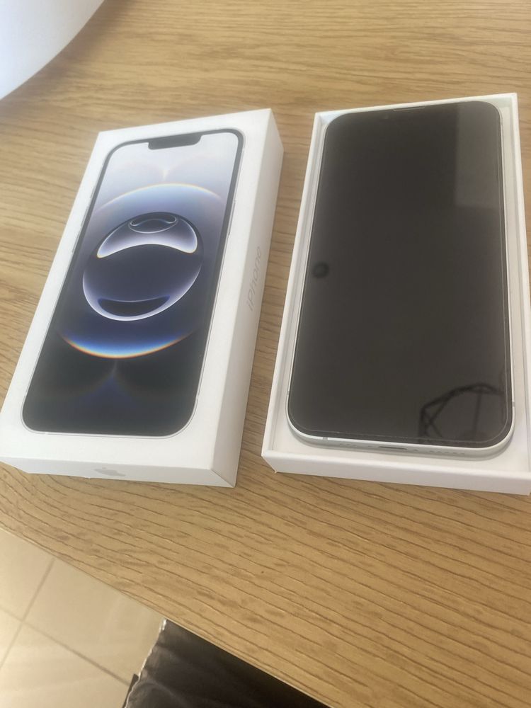 Продавам iphone 16e