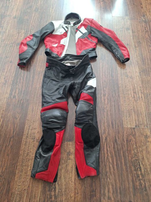 Vand costum ,casca si ghete moto