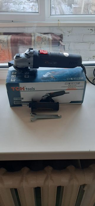 Продам угловую шлифовальная машину - болгарку.