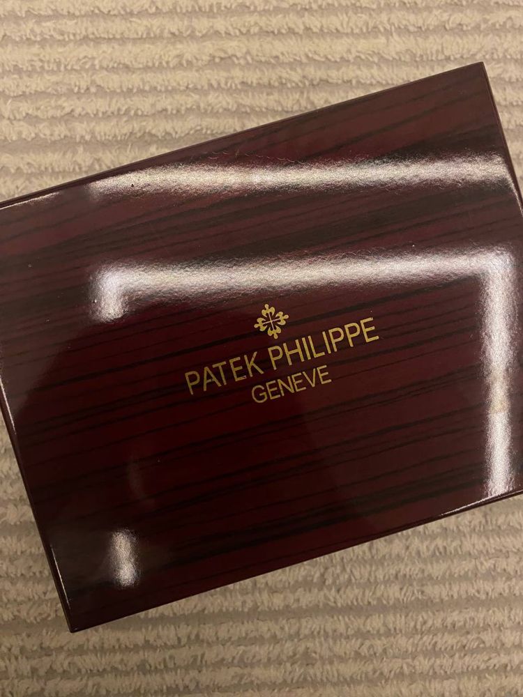 Часы в стиле “Patek Philippe Geneve”