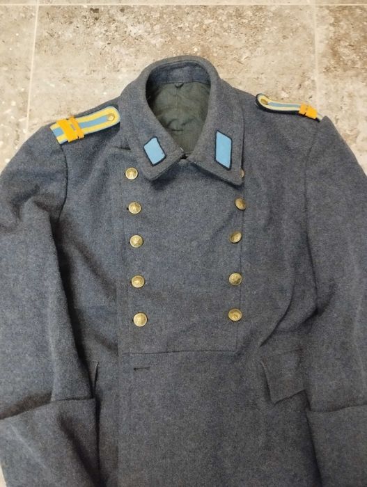 Сив вълнен шинел