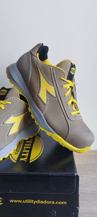 Vând Bocanci de protecție