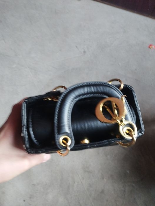 Ayollar sumkasi halati yaxshi