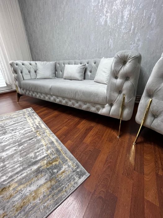 Canapea chesterfield 3 locuri