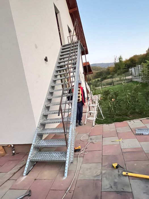 Scari metalice zincate