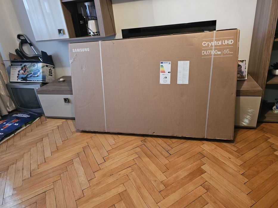 Vând televizor samsung 163 cm