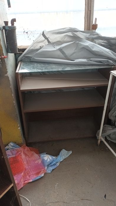 Продавам витрина