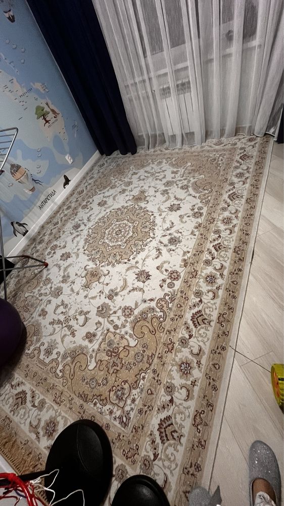 продам ковер в хорошем состояний