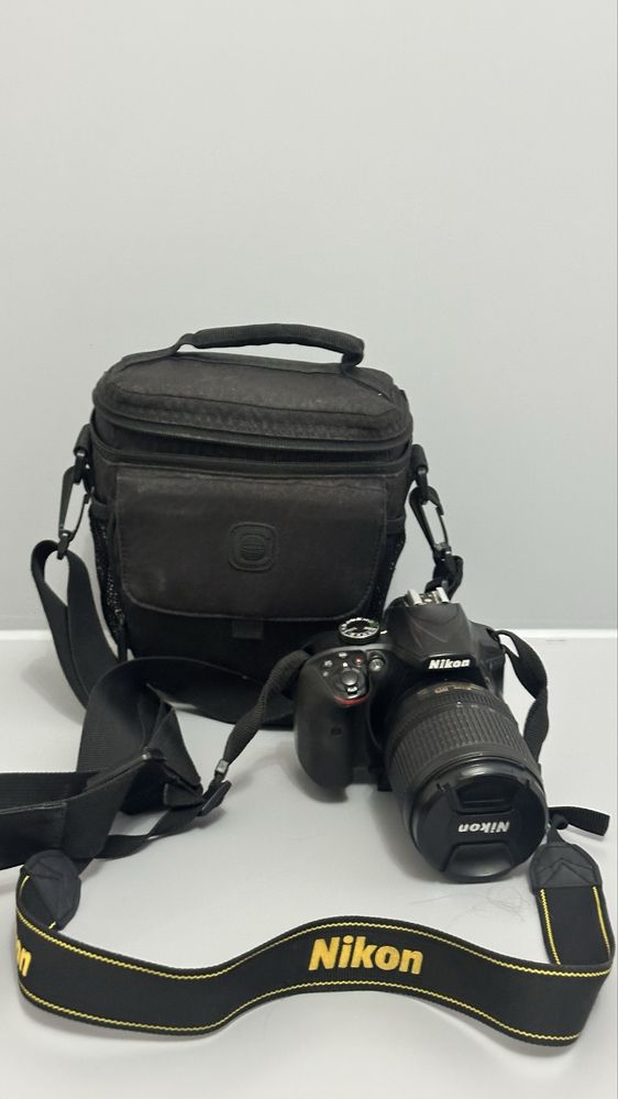 Nikon D3400+.
