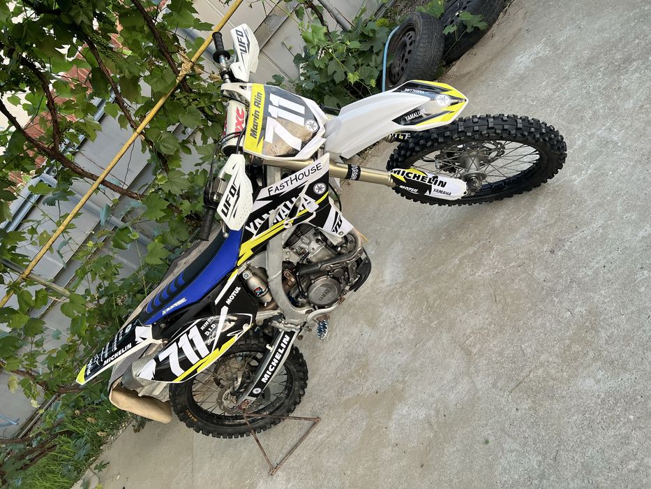 Vând cross yamaha