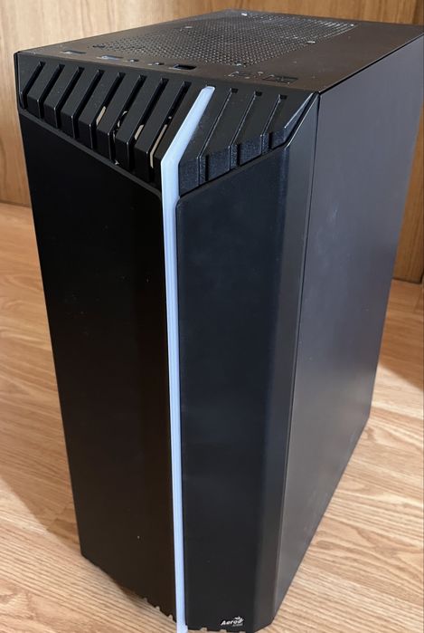 Vand 2 Unitati Desktop PC Gaming 1550 amandoua!