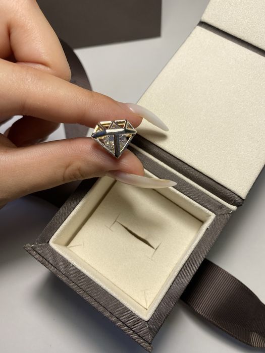 Brosa Teilor din argint cu diamant