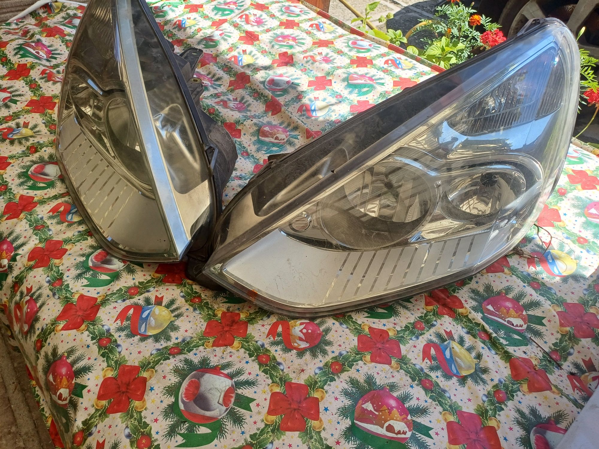 faruri stânga dreapta ford C MAX