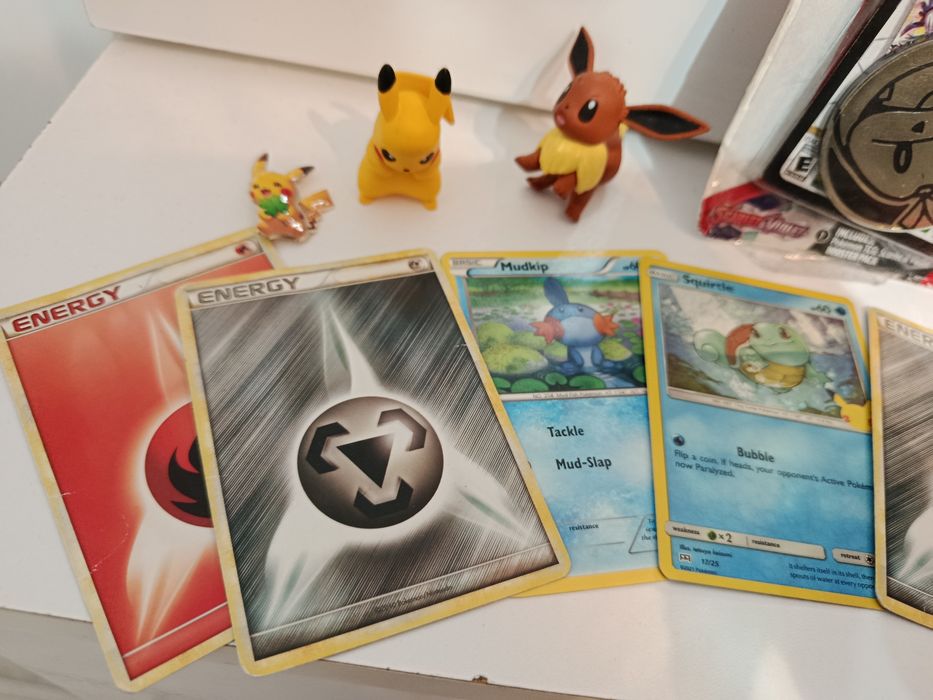 Set 11 cartonase originale și 6 cartonașe vechi Pokemon Scarlett