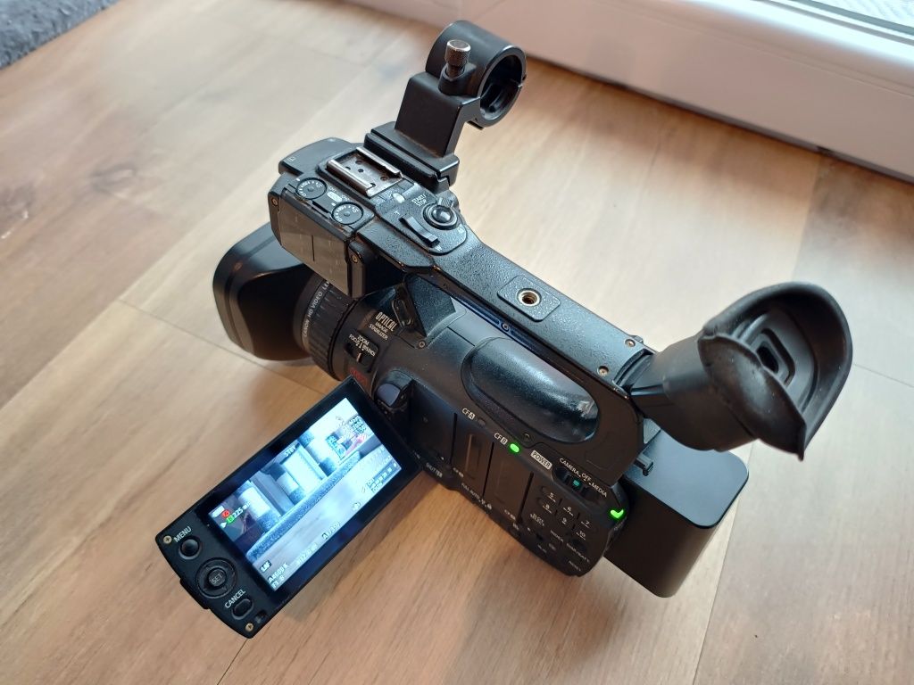 Camera video Canon XF 100 + accesorii