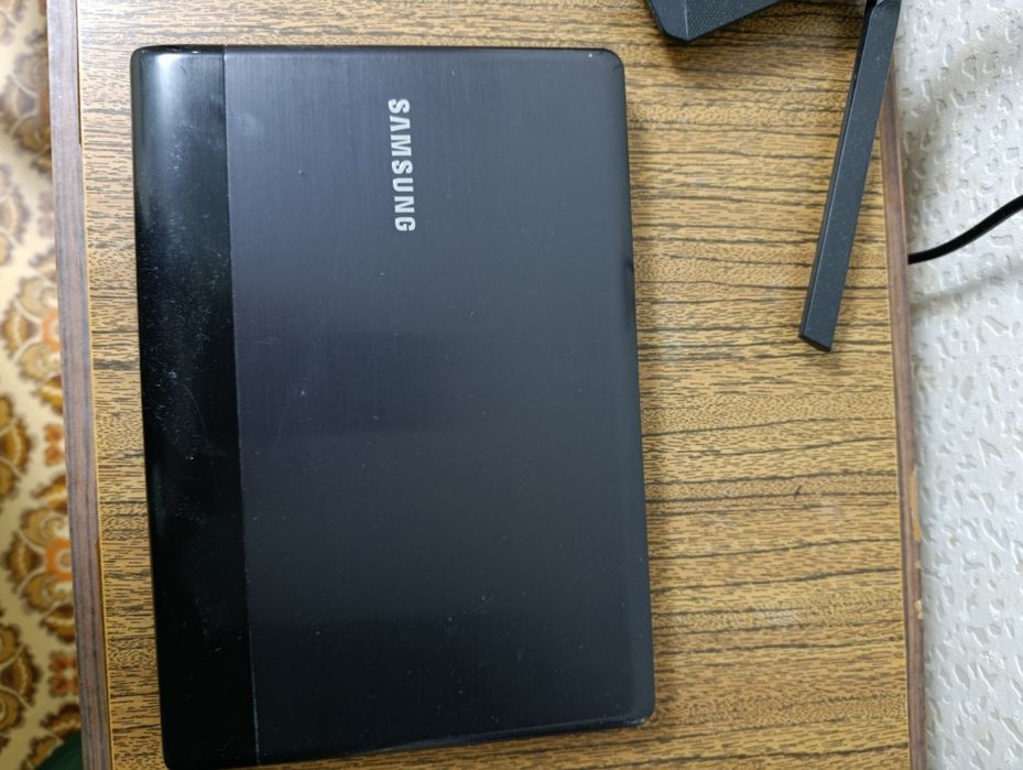 Ноутбук SAMSUNG,