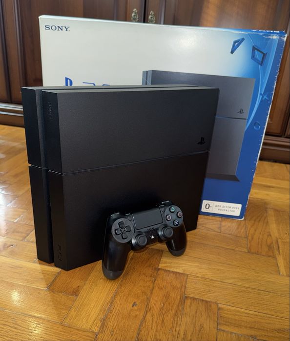 Sony Playstation 4 на 1 терабайт памяти. В подарок 4 игры