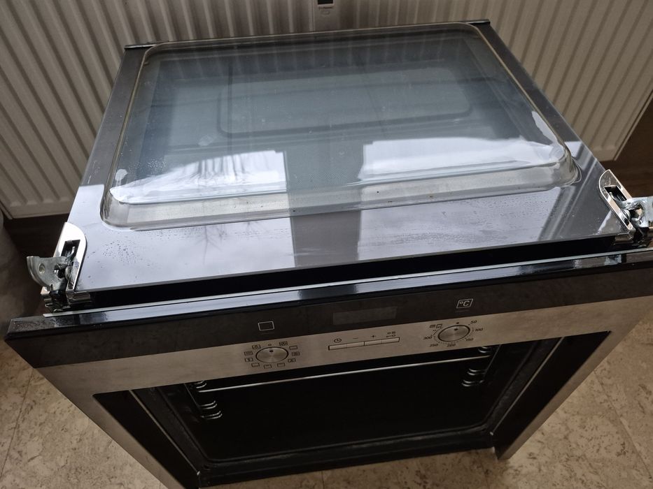 Фурна за вграждане Siemens за части