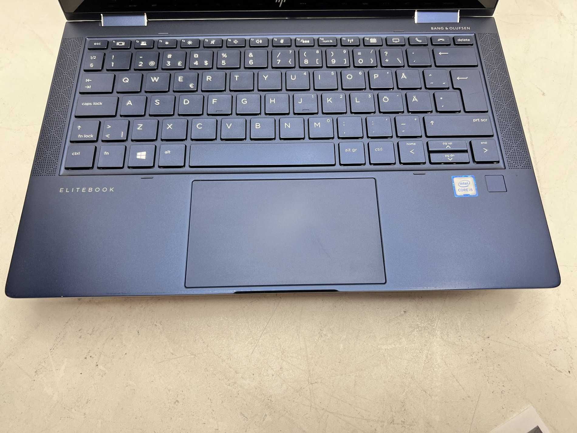 HP Elite Dragonfly 13.3" touch i5-8265U 16GB 260GB/->Отлично състояние