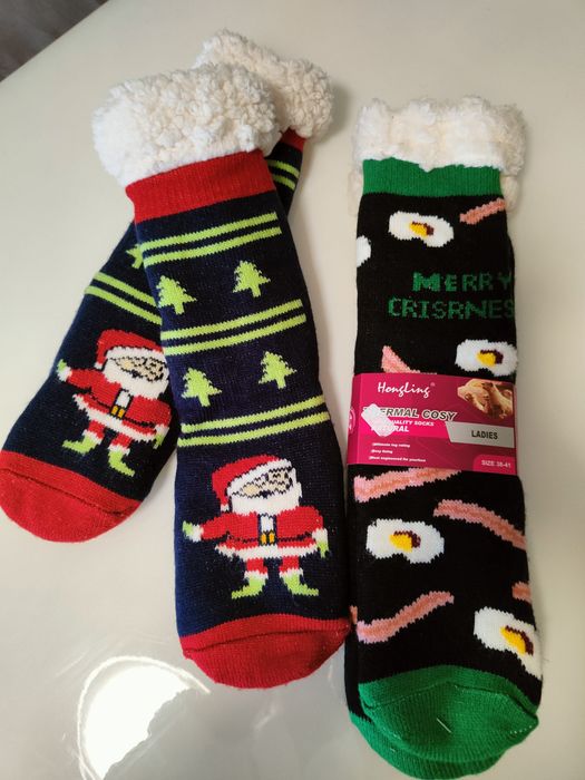 Лот. Два броя топли чорапки и грейка за ръце с гел два броя.