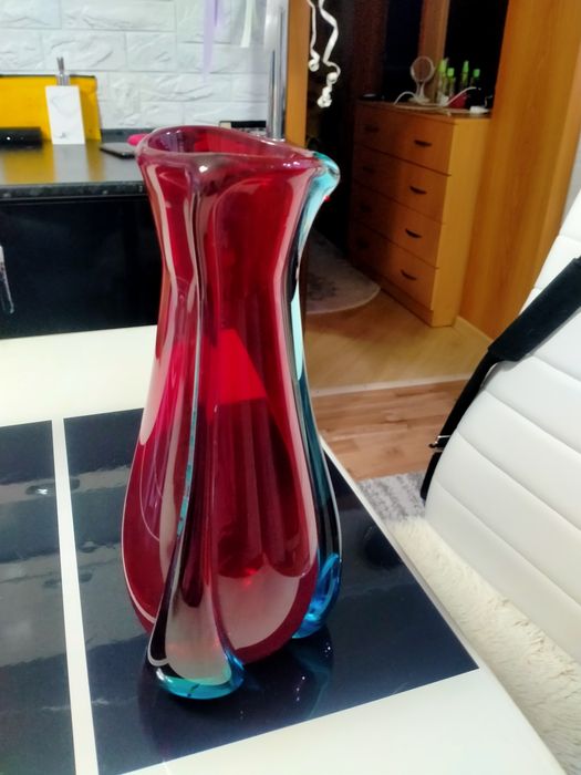 Продам вазу для цветов