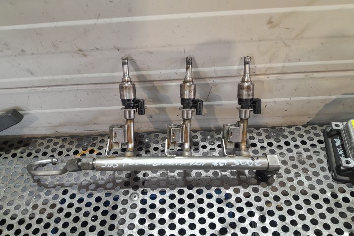 RAMPA INJECTOARE  DM5G-9H487-AA DM5G-9H487-AA Ford B-MAX 1 [2012 - 20