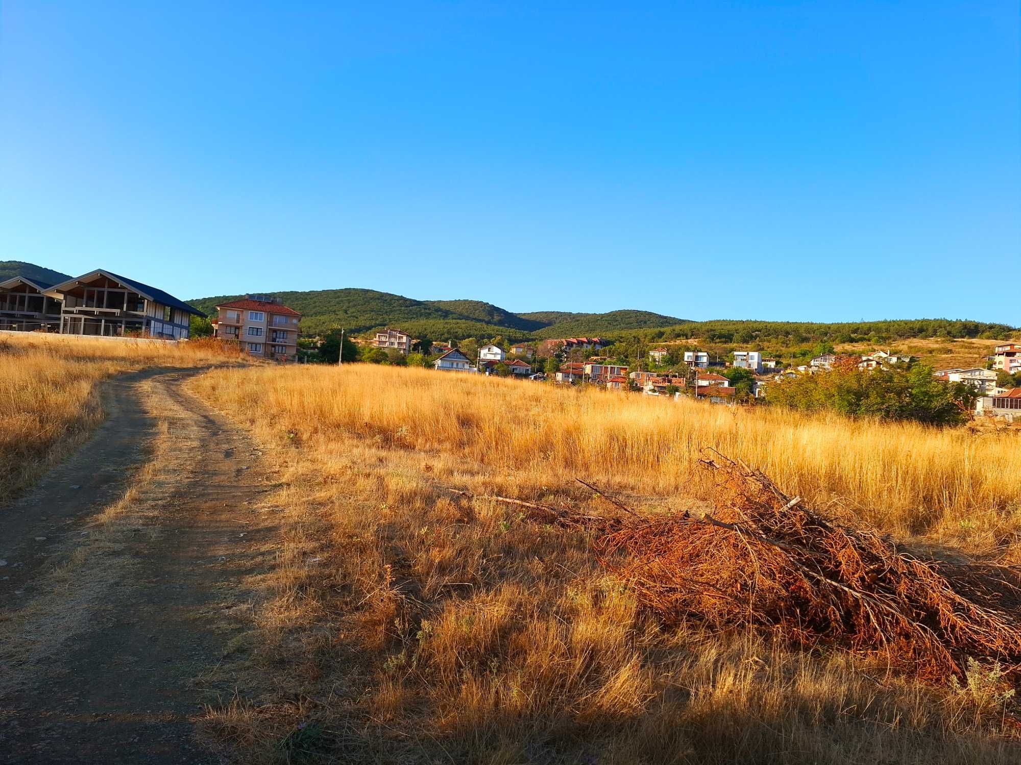 Парцел с ПУП за къщички в с. Кошарица