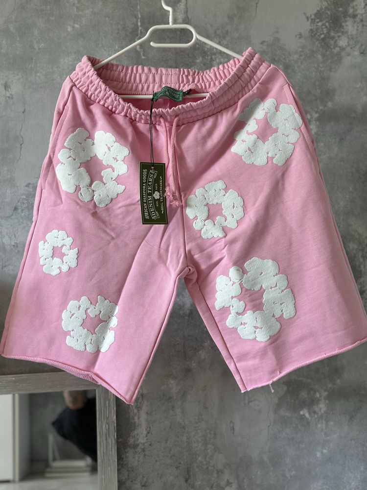 Pantaloni scurti Denim Tears roz trapstar balenciaga syna
