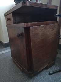 Ретро дървено шкафче