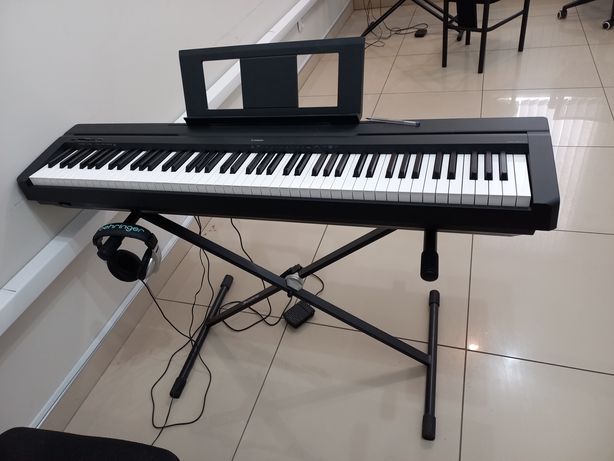 Продам цифровое фортепиано YAMAHA P-45B в полной комплектации