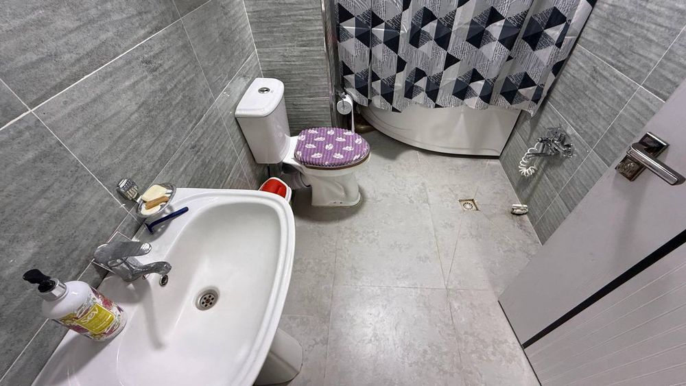 Chilonzor metrosi yaqinida sherglikka yoki oilaga kvartira bor