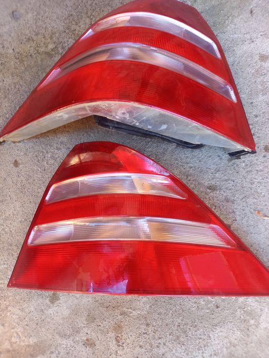 Продам задние фонарь