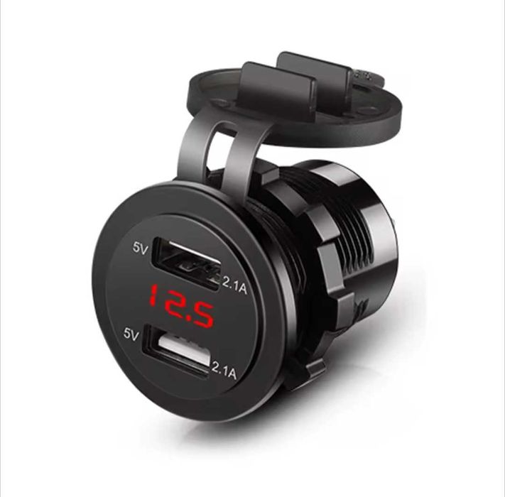 Километраж / скоростомер + USB универсално зарядно
