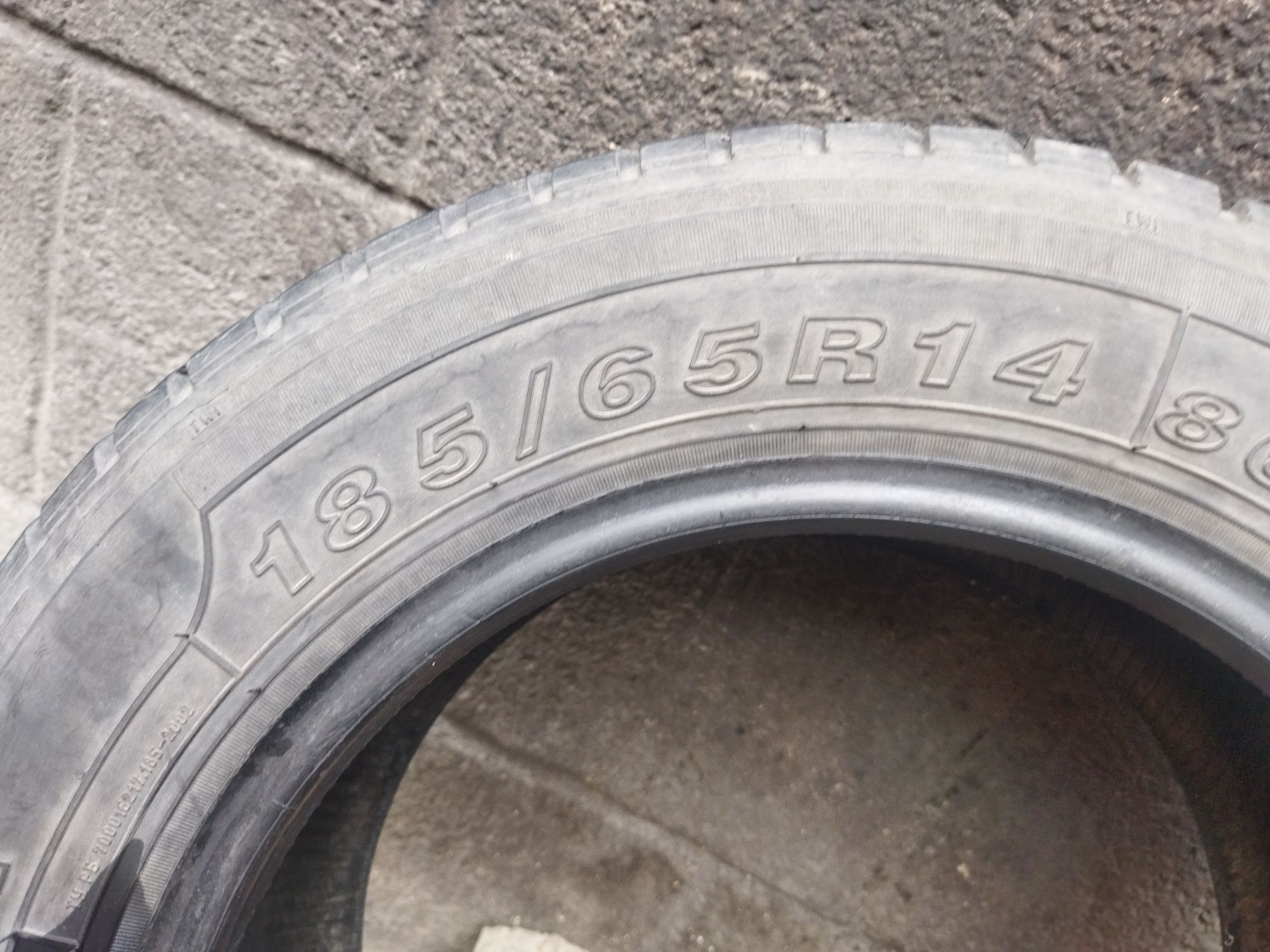 Продам два комплекта шин. R16-R14