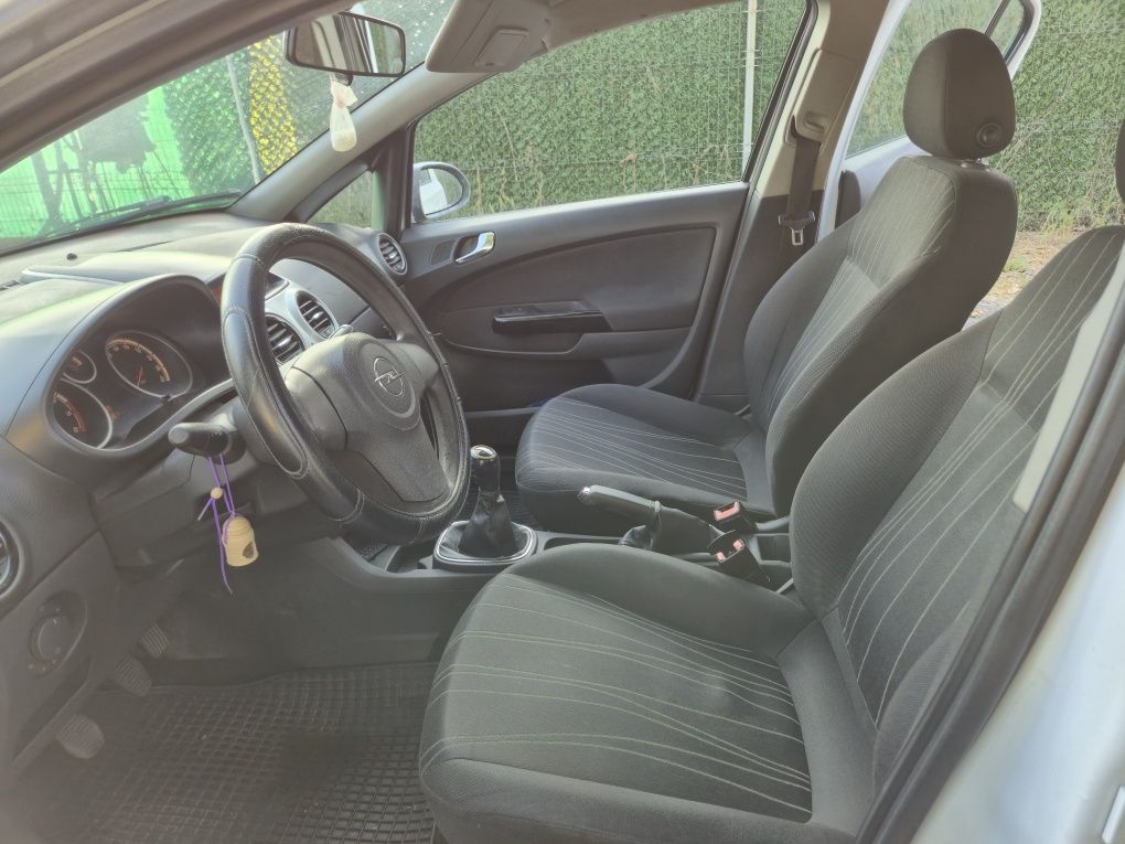 Opel corsa D 2008