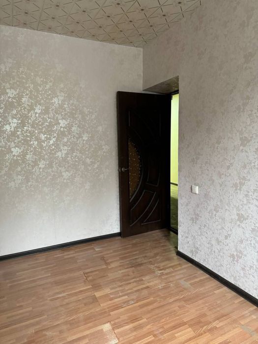 Чирчик шахар 3 м/р 3х 72 кв 43.000$ Бош толов ва паспорт билан Ипотека