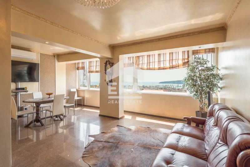 Продава се Тристаен апартамент в Варна, Център - 94 кв.м за 2394 €/кв.м - Снимка #3