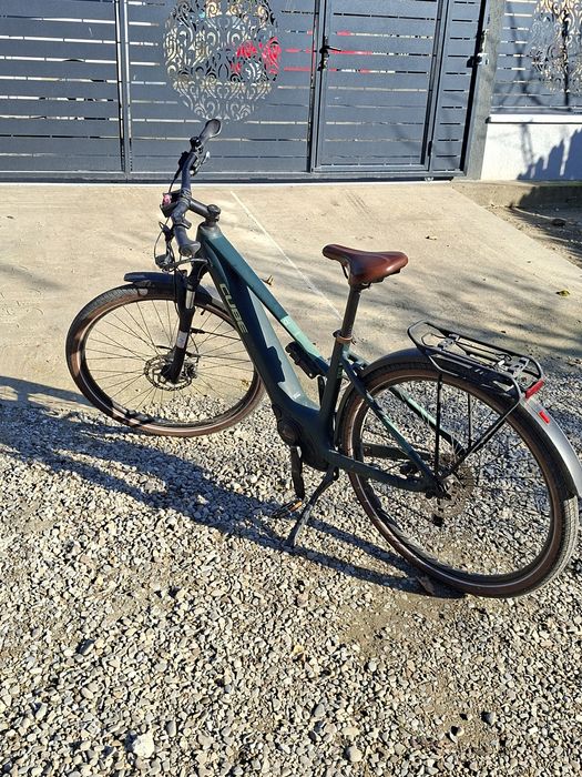 Bicicleta Cube touring hybrid One 500