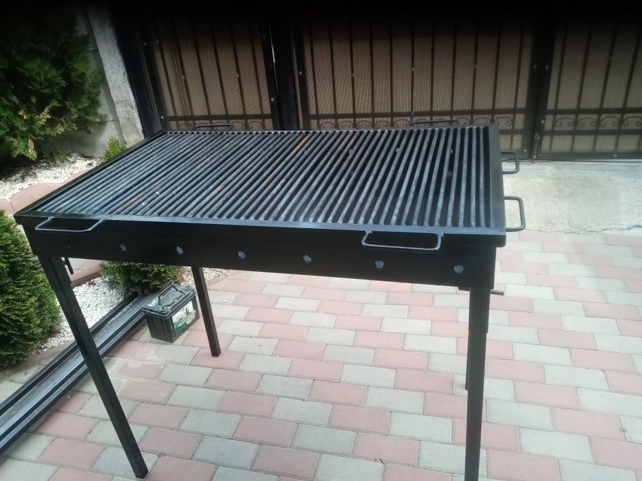 Grătar cu dimensiunea de 100 pe 60 cm