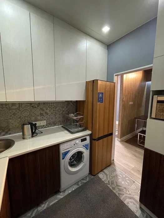 Кадешева • Рынок Кадышева • 3-комн • 67м² • этаж 3/4 • [336-MAL30]