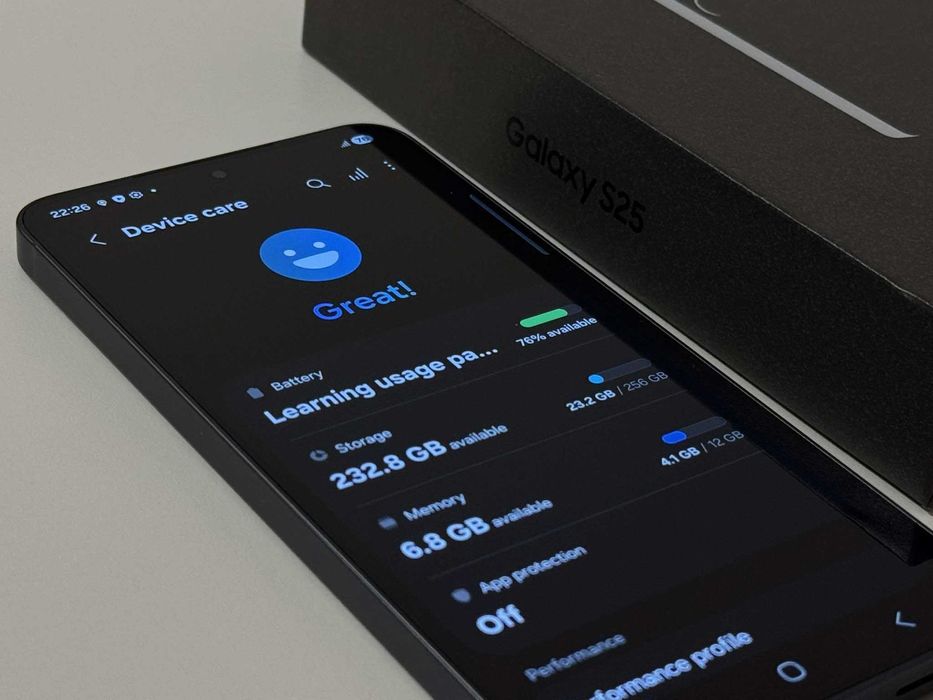 Бартер! Нов! Galaxy S25 256/12GB BlueBlack (Черен) + Адаптер