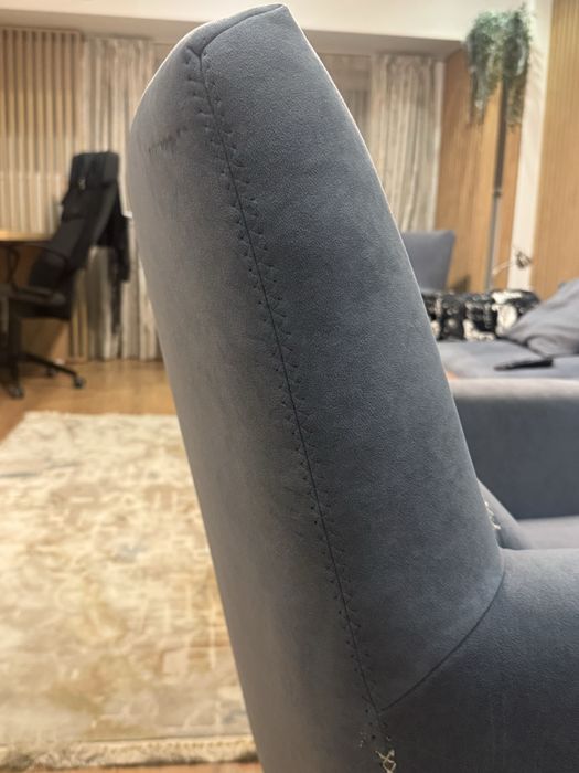 Fotoliu albastru foarte confortabil