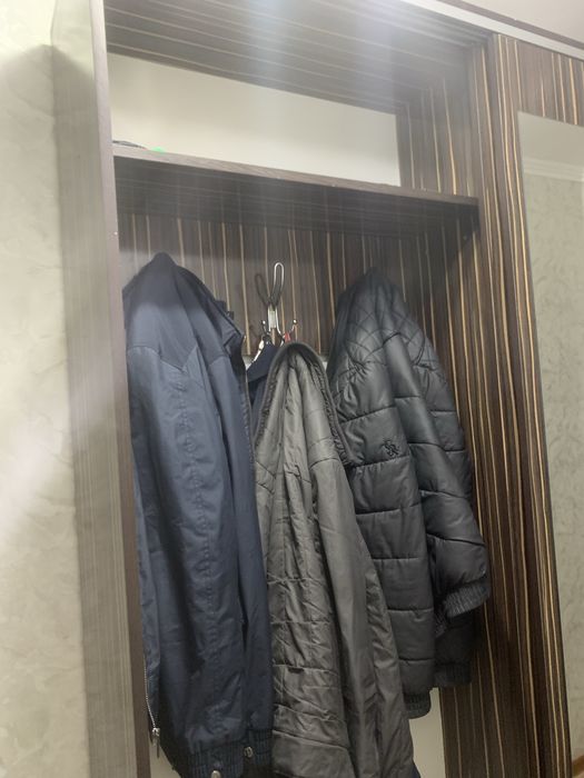 Продается шкаф для прихожей срочно