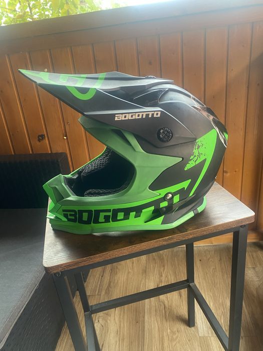 Vând cască moto cross marimea M 57:58