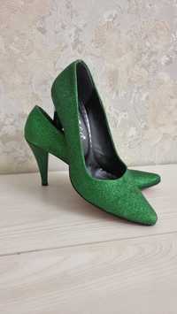 Женские туфли зеленые