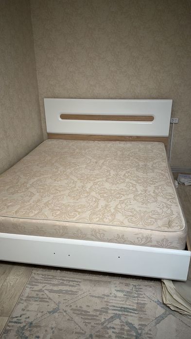 Спальный кровать